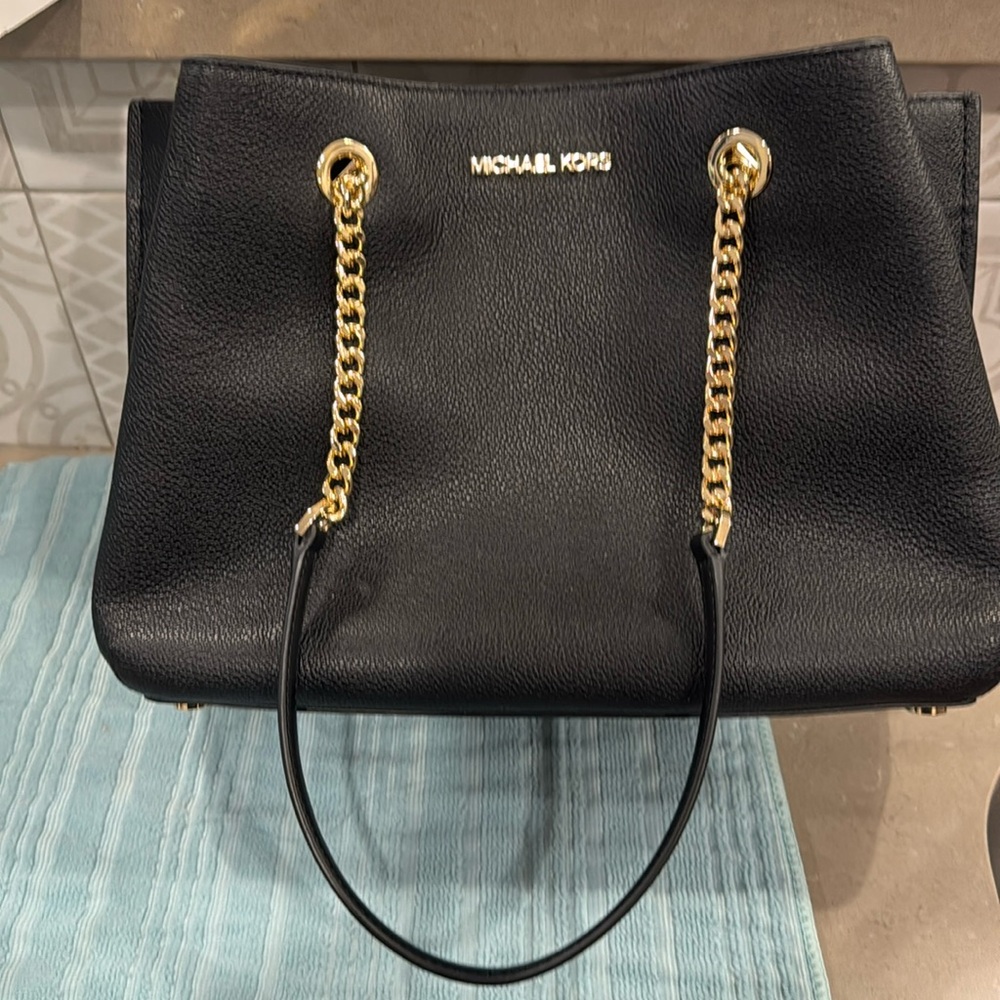 MICHAEL KORS Teagen Small Pebbled Leather Messenger Bag black